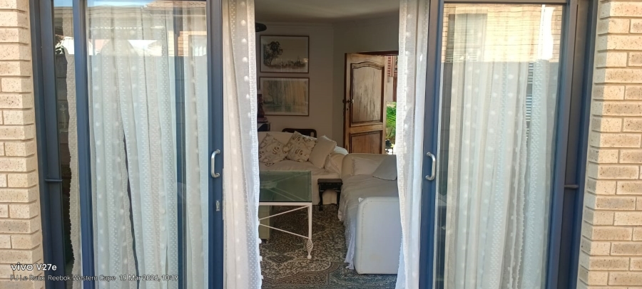 To Let 2 Bedroom Property for Rent in Reebok Western Cape